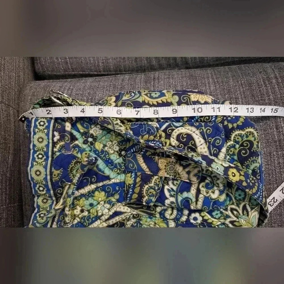 Vera Bradley drawstring bucket bag 12x13 with pockets crossbody shoulder bag - Picture 5 of 8